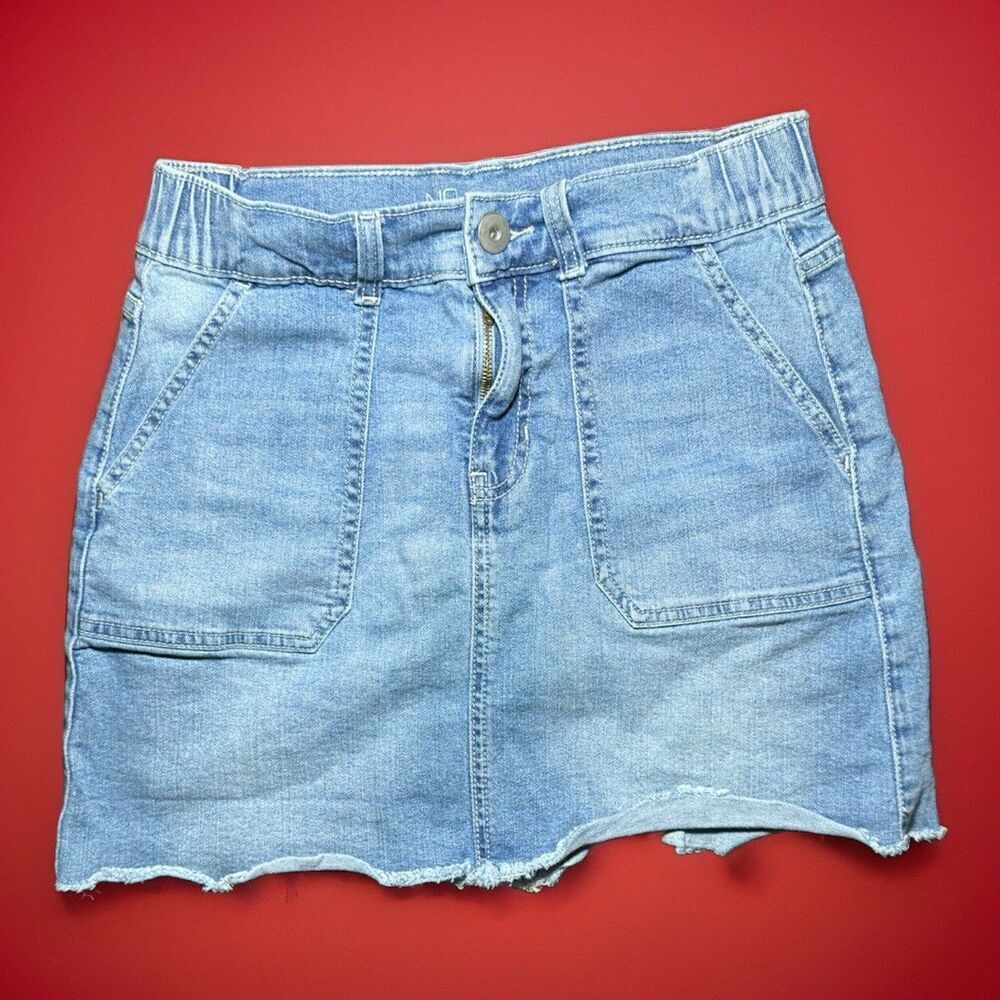 No Boundaries Juniors Denim Hi Rise Skirt Size S/CH (3-5) Light Wash Frayed Hem